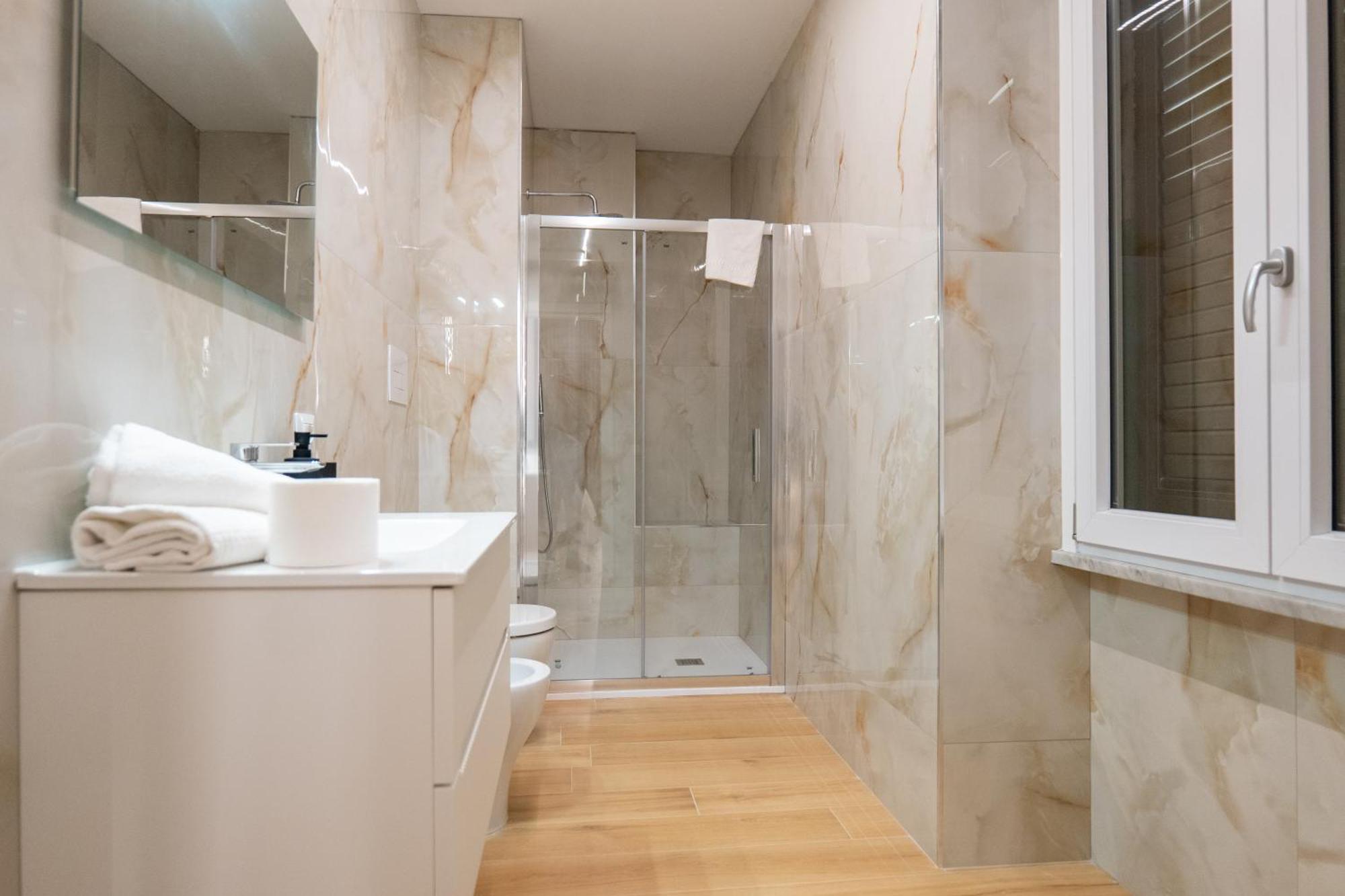 Relais San Demetrio - Modern & Central Rooms Salerno Buitenkant foto